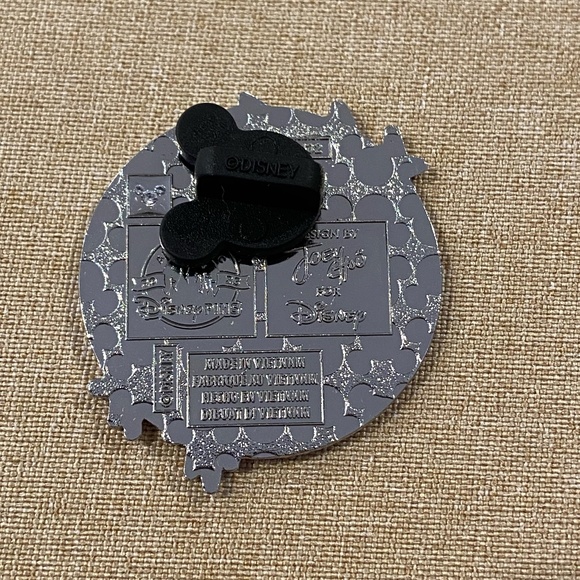 Disney Tinker Bell - Peter Pan - Joey Chou - Mystery Pin - Picture 3 of 4